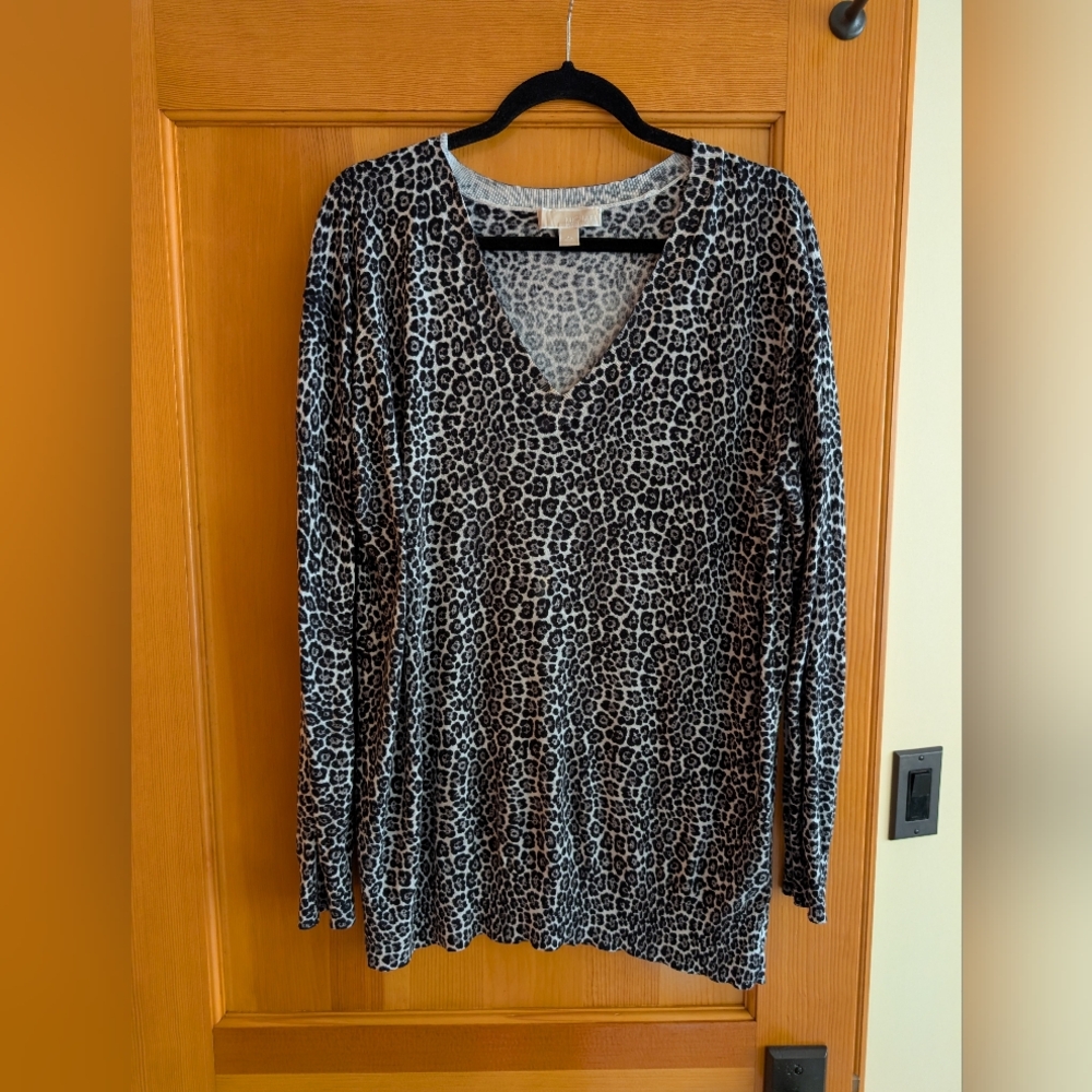 Michael Kors V-neck Soft Leopard Print Sweater